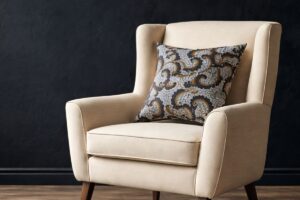 Poltrona con cuscino in tessuto africano di CLOY