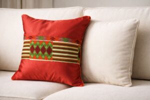 Scelta di cuscino in tessuto realizzato in Ghana